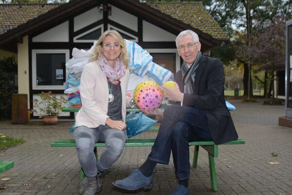 Bettina Hüls von "monte mare" und Jürgen Plinz vom Tierschutzverein